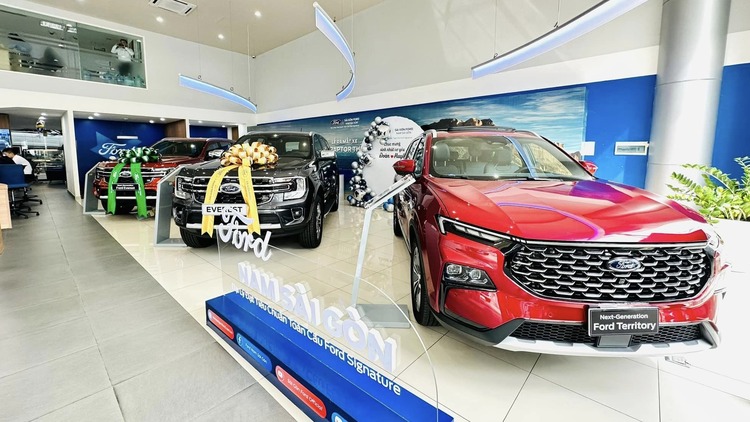 Ford dai ly.jpg