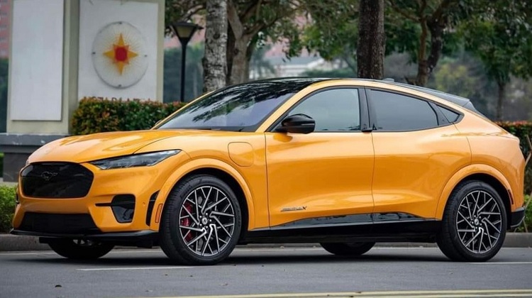 Thông tin xe ngày 19/7: Mustang điện sắp bán ở Việt Nam, Santa Fe Hybrid đổ bộ Đông Nam Á