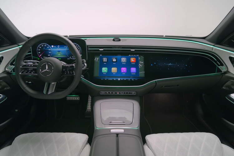 Mercedes-Benz-MBUX-Superscreen.jpg