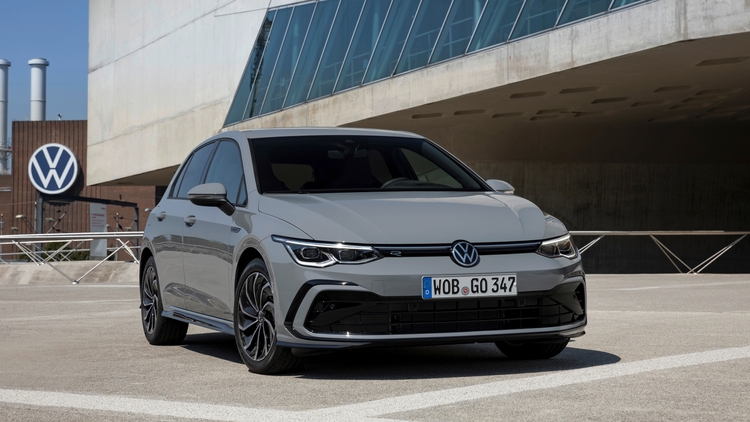 VW Golf 1.5 eTSI R-Line.jpg