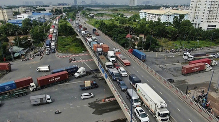 Ôtô, xe máy là nguồn ô nhiễm không khí chính ở TP HCM