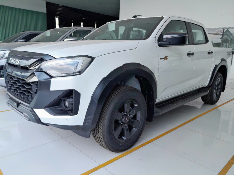 Isuzu Dmax TypeZ 2025, các bác thấy sao?
