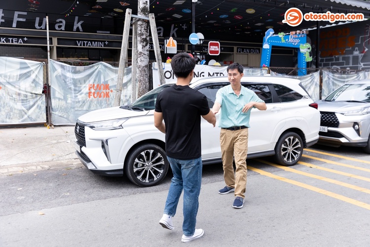 Ofline Toyota Veloz Binh Duong 21.jpg