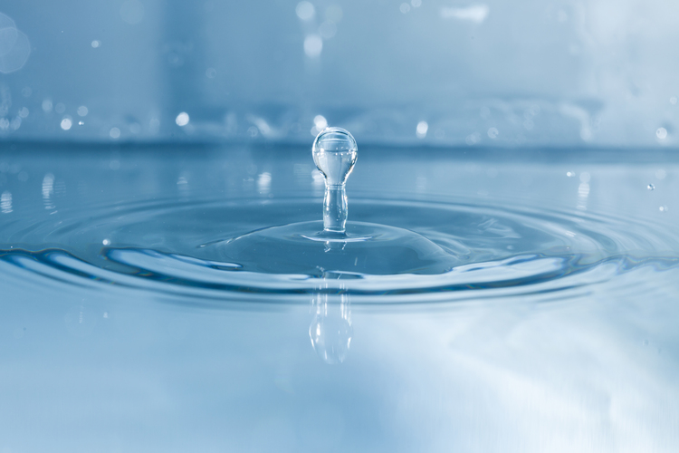 background-water-drop-falling.jpg