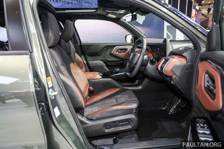 Xem SUV điện Suzuki eVitara vừa lộ diện tại Indonesia: Bán ra đầu năm 2026, sạc đầy đi tới 500 km