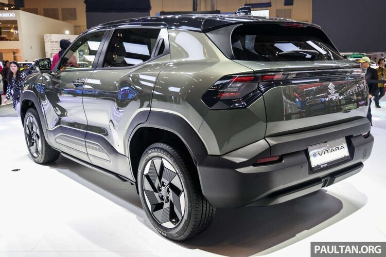Xem SUV điện Suzuki eVitara vừa lộ diện tại Indonesia: Bán ra đầu năm 2026, sạc đầy đi tới 500 km