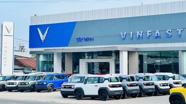 Vf3 doanh so.jpg