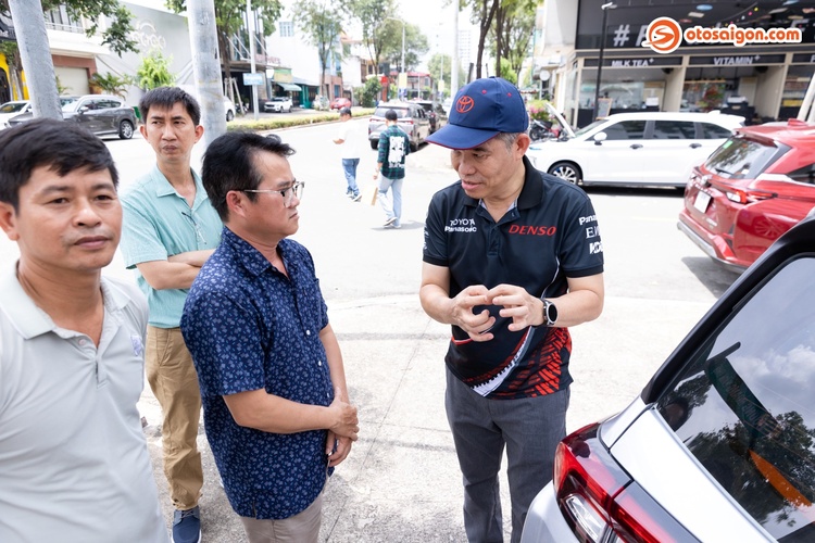 Khám phá bí quyết lái xe an toàn cùng chuyên gia Toyota tại buổi offline anh em Veloz phía Nam