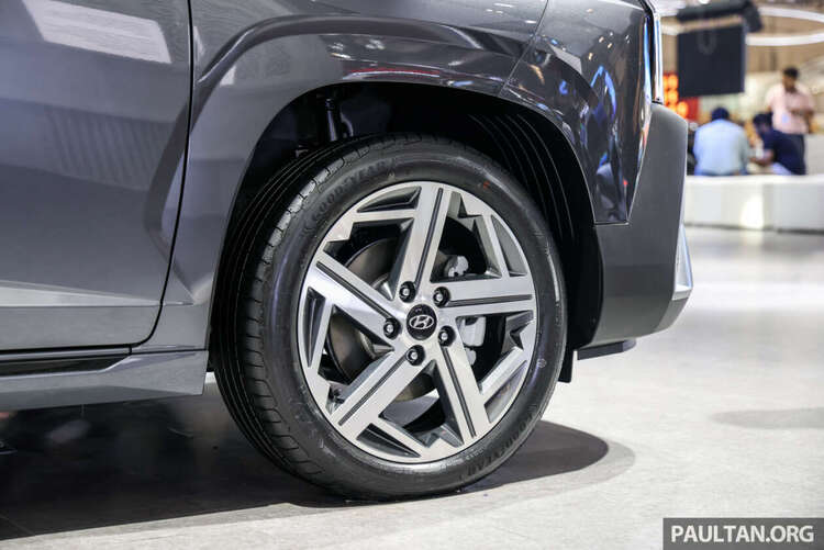 2025-GIIAS-Hyundai-Stargazer-Cartenz-6-1260x841.jpg