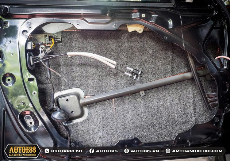 Nâng Cấp Âm Thanh Và Cách Âm Chống Ồn Cho Xe Kia Optima | AUTOBIS