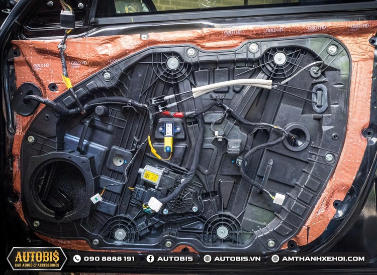 Nâng Cấp Âm Thanh Và Cách Âm Chống Ồn Cho Xe Kia Optima | AUTOBIS