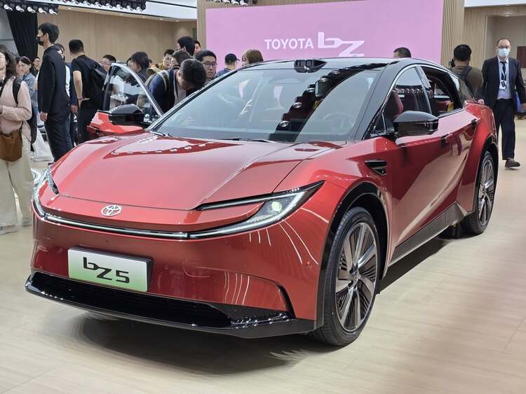Toyota bZ5 2025 1.jpg