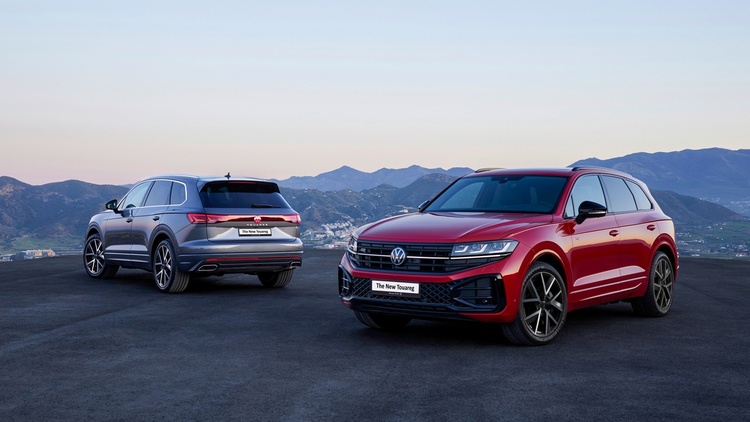 2 xe Touareg Highline & R-Line.jpg
