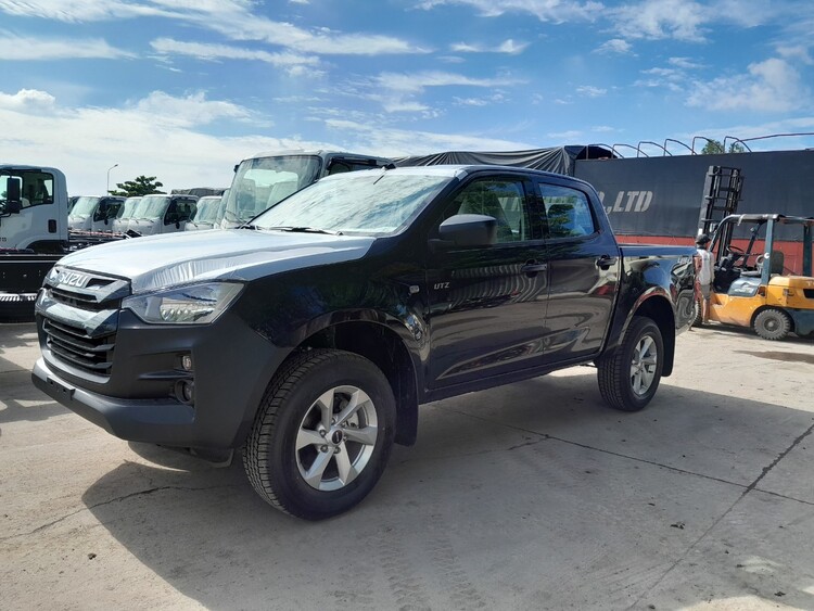 Thanh lý xe Isuzu Dmax UTZ 4x4 MT - 2023