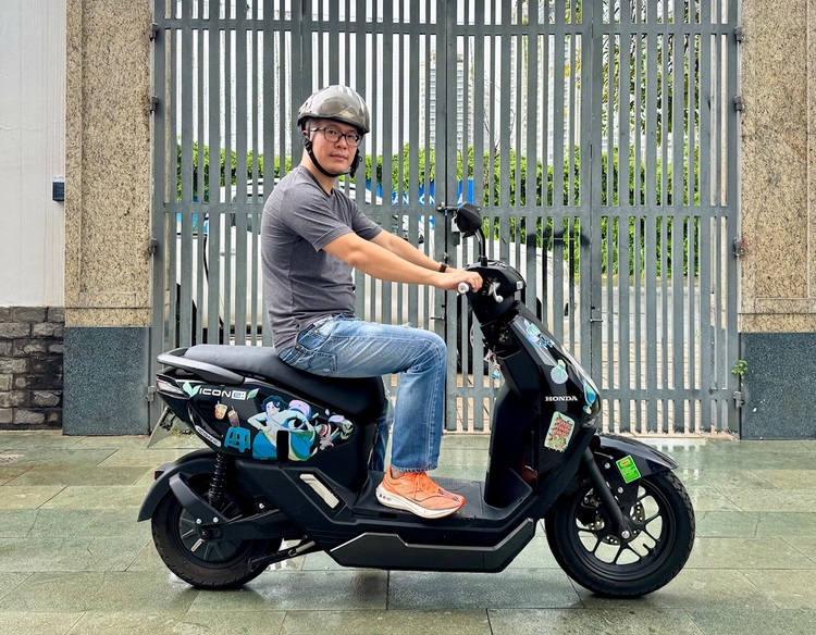 Bóc tách Honda ICON e: qua loạt ảnh chi tiết: Liệu có thể thay thế xe máy xăng trong tầm giá 30 triệu đồng?