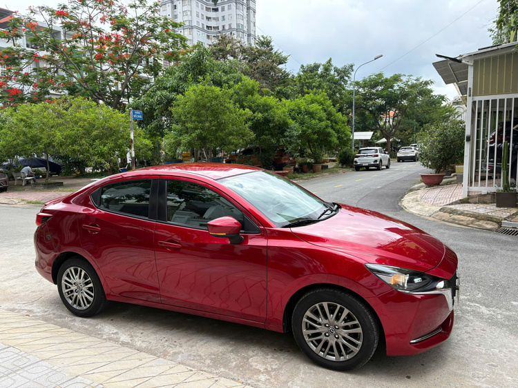Mazda 2 Luxury 1.5 AT 2021 - 22.000km