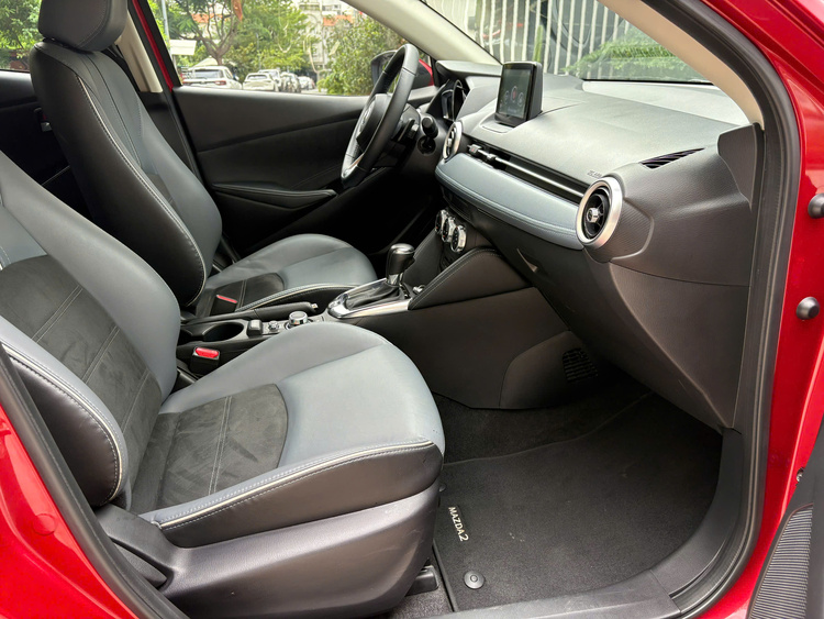 Mazda 2 Luxury 1.5 AT 2021 - 22.000km