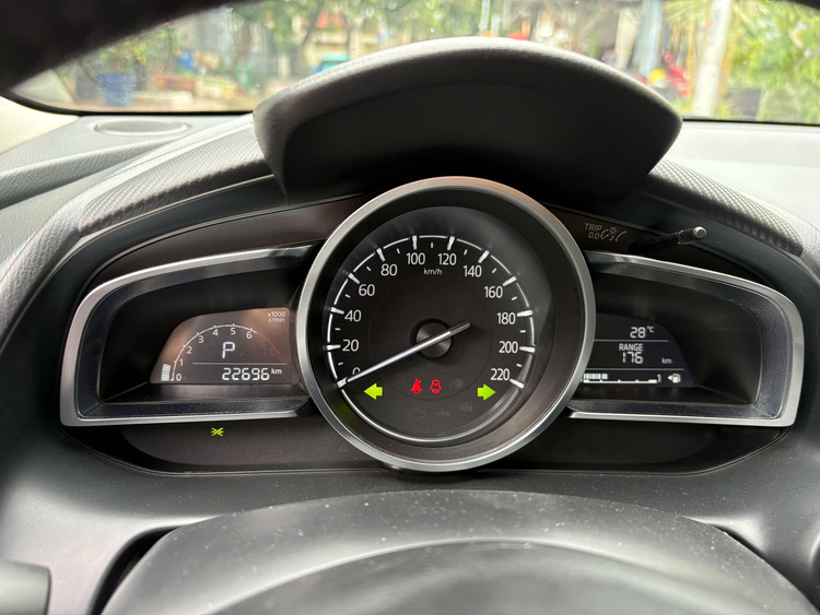 Mazda 2 Luxury 1.5 AT 2021 - 22.000km