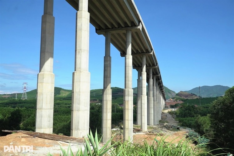 Cập nhật về đường bộ cao tốc Bắc-Nam, giấc mơ xuyên Việt trở nên dễ dàng hơn