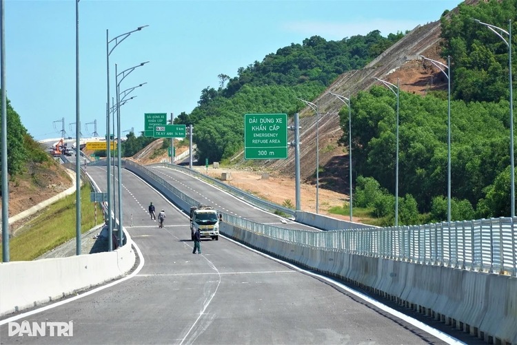 Cập nhật về đường bộ cao tốc Bắc-Nam, giấc mơ xuyên Việt trở nên dễ dàng hơn