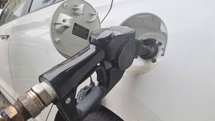Từ 15h ngày 14/8: giá xăng dầu đồng loạt giảm, RON95 còn 19.880 đồng/lít