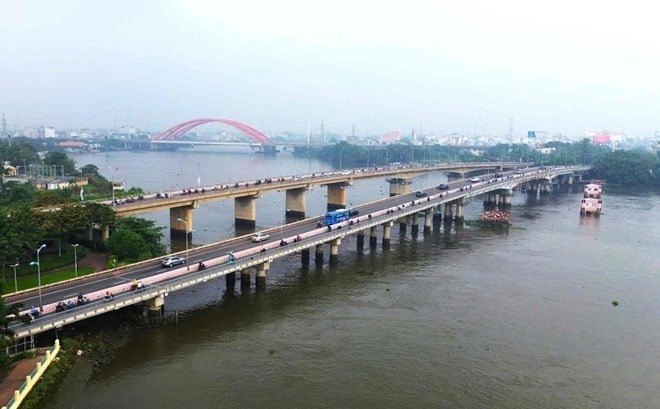 Cấm ô tô qua cầu Bình Triệu 1 (TP.HCM) từ 23/8 đến 30/11 để nâng tĩnh không cầu