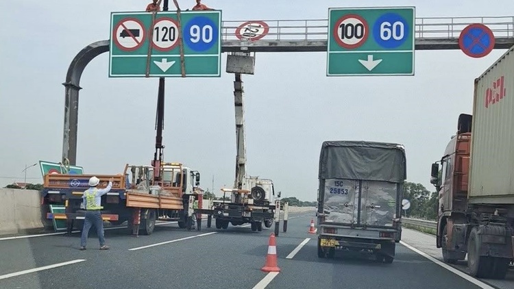 Từ 15/8, cấm xe tải đi làn trong cùng trên cao tốc Hà Nội – Hải Phòng và Pháp Vân – Cầu Giẽ