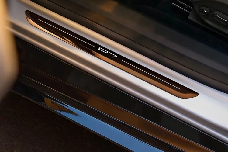 Xpeng P7 Wing Edition ra mắt: sedan điện cửa cắt kéo, tầm chạy 820 km
