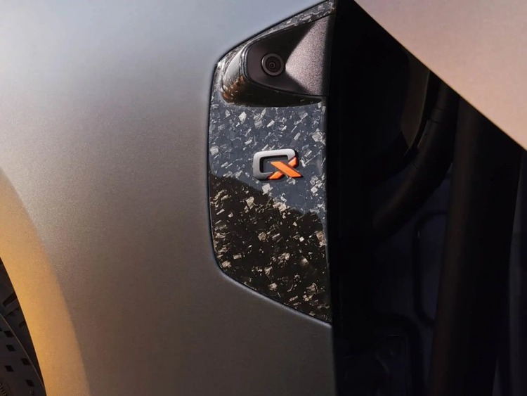 Xpeng P7 Wing Edition ra mắt: sedan điện cửa cắt kéo, tầm chạy 820 km