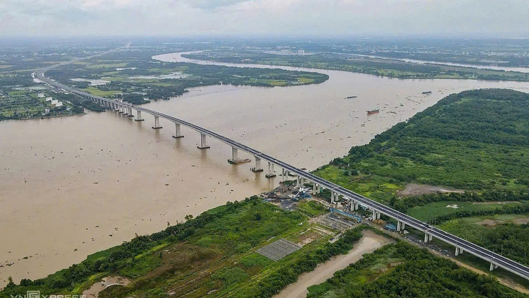 Nhiều loại xe bị cấm qua cầu Nhơn Trạch