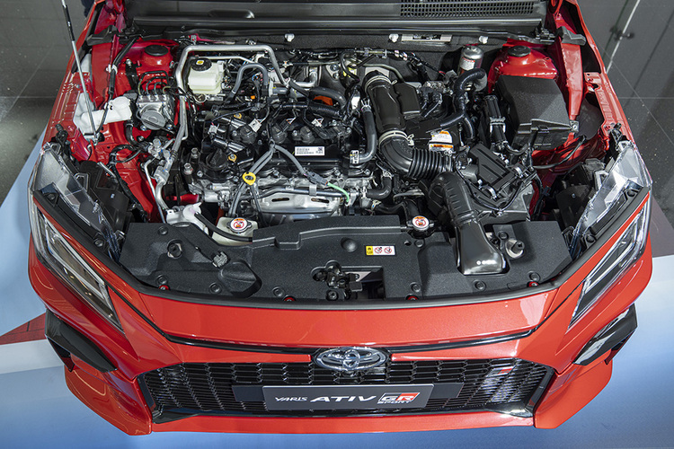 Toyota_Yaris_Ativ_HEV_GR_Engine.jpg
