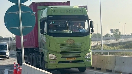 Cầu Nhơn Trạch mới khai thác: nhiều xe chạy sai quy định