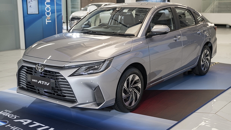 Toyota_Yaris_Ativ_HEV_Premium_Exterior_35.jpg
