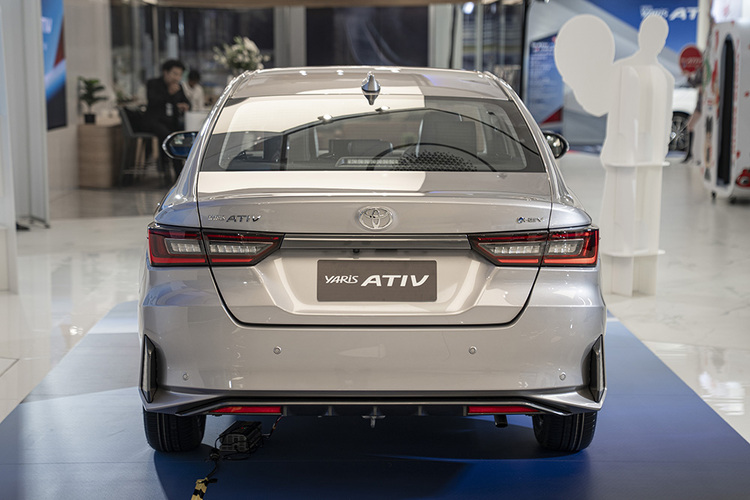 Toyota_Yaris_Ativ_HEV_Premium_Exterior_33.jpg