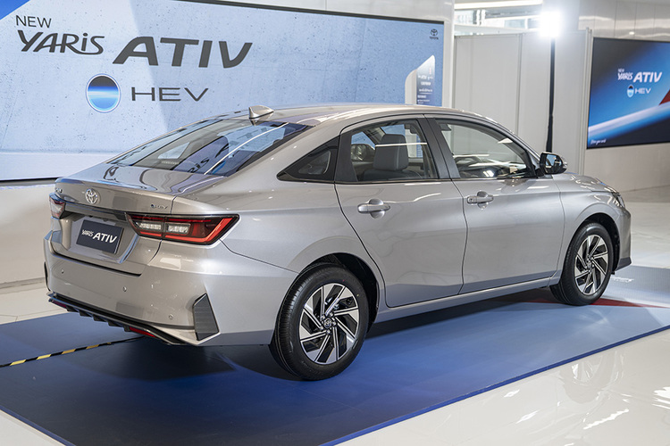 Toyota_Yaris_Ativ_HEV_Premium_Exterior_32.jpg