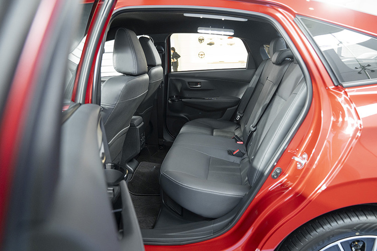 Toyota_Yaris_Ativ_HEV_GR_Interior_30.jpg