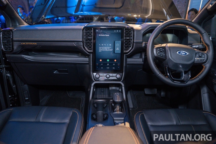 Ford Ranger Wildtrak 3.0L V6 chốt giá từ 1,2 tỷ đồng tại Malaysia, dân chơi Việt chỉ biết "ước"
