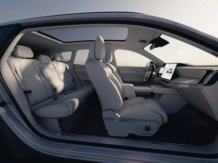 VOLVO XC70 2026 (27).jpg