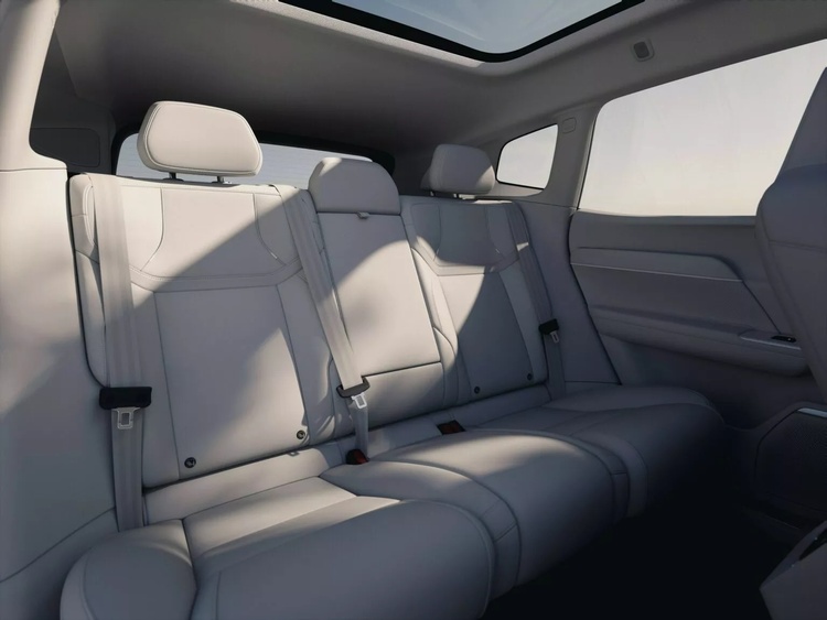 VOLVO XC70 2026 (28).jpg