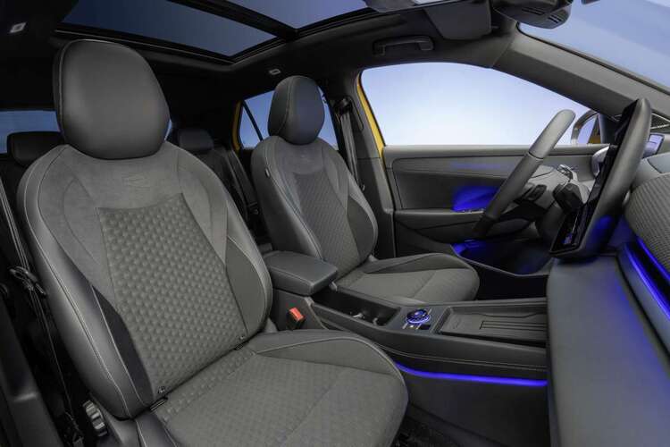 Volkswagen-T-Roc-2025-second-gen-R-Line-13-1200x800.jpg