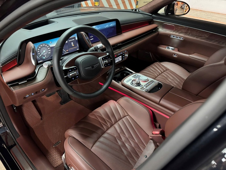Độc lạ Việt Nam: Genesis G90 mới 100% rao giá 5,6 tỷ, cao hơn cả Mercedes S-Class