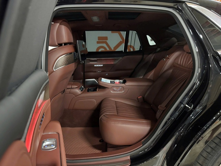 Độc lạ Việt Nam: Genesis G90 mới 100% rao giá 5,6 tỷ, cao hơn cả Mercedes S-Class