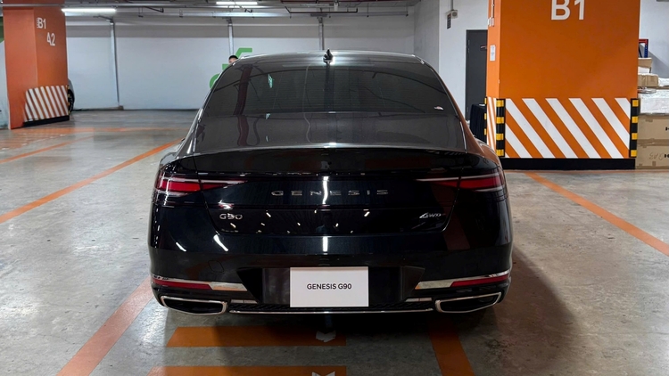 Độc lạ Việt Nam: Genesis G90 mới 100% rao giá 5,6 tỷ, cao hơn cả Mercedes S-Class
