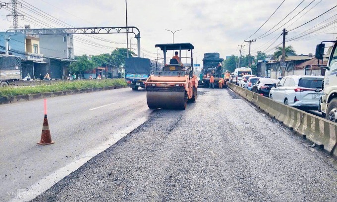 Quốc lộ 51 tuyến kết nối sân bay Long Thành hỏng nặng vì “lượng xe gấp 6 lần” thiết kế