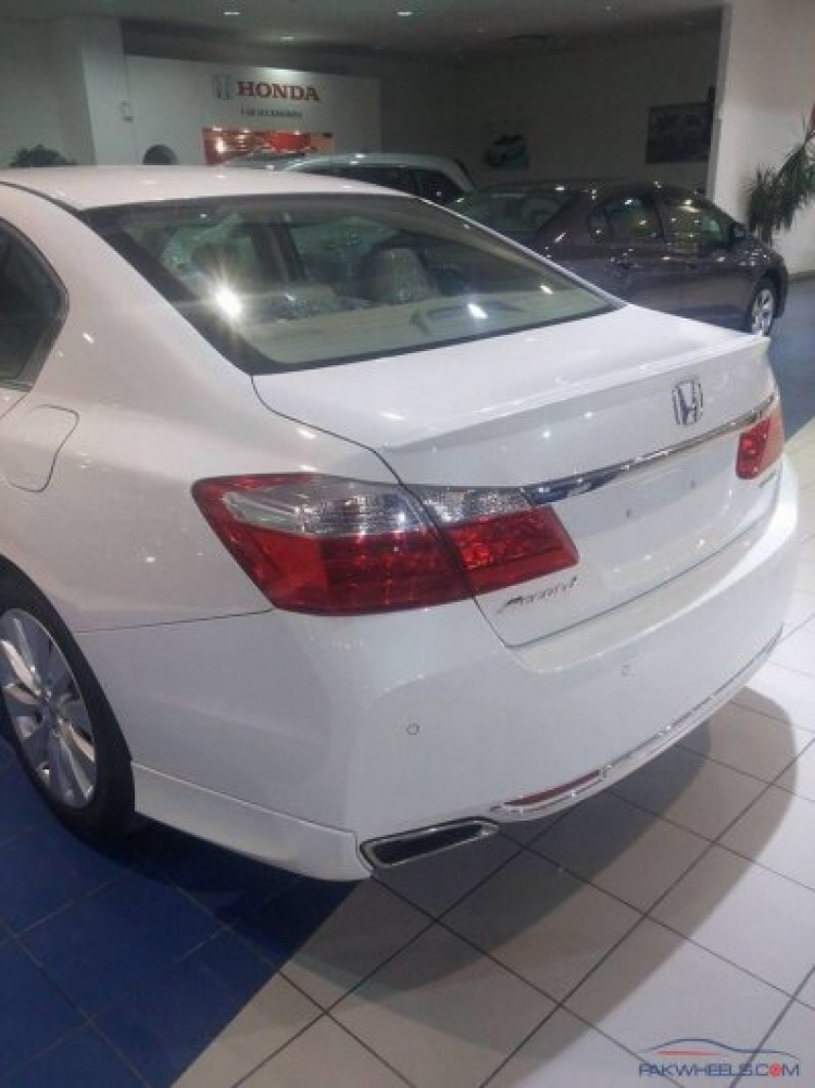 Em Đang Phân vân giữa Honda Accord 2016 vs Mazda 6 2016 xin mọi người cho ý kiên Em Đang Phân vân giữa Honda Accord 2016 vs Mazda 6 2016 xin mọi người cho ý kiên