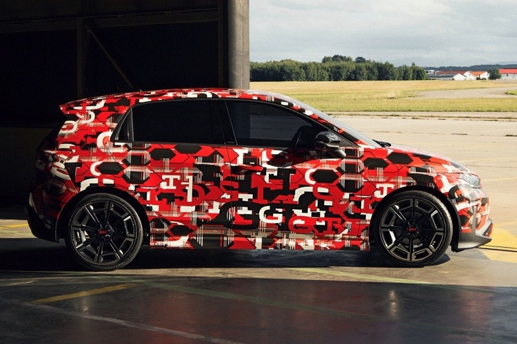 Không còn dùng con số khô khan, Volkswagen hồi sinh Polo bằng bản điện ID. Polo & GTI