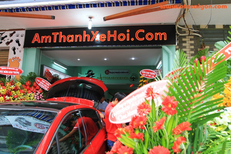 Mừng khai trương showroom Âm Thanh Xe Hơi của bác Undertaker