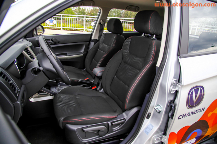 Changan CS35: Tạm ổn, nhưng giá cao Changan CS35: Tạm ổn, nhưng giá cao