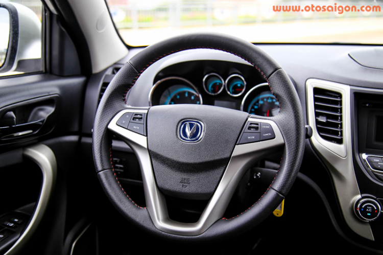 Changan CS35: Tạm ổn, nhưng giá cao Changan CS35: Tạm ổn, nhưng giá cao