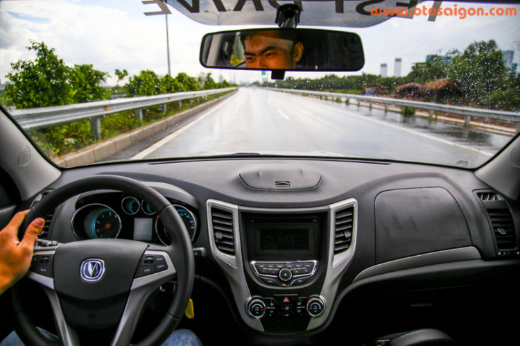 Changan CS35: Tạm ổn, nhưng giá cao Changan CS35: Tạm ổn, nhưng giá cao
